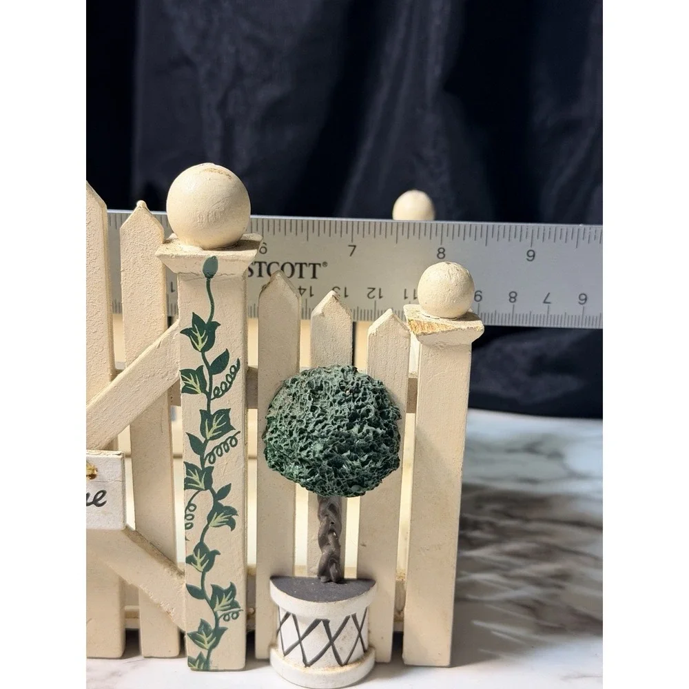 WOODEN WELOME BOX FOR PLANTS/PLANTER OR ANYTHING 8
